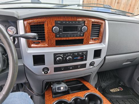 Used 2006 Dodge Ram 2500 Truck Laramie image 10