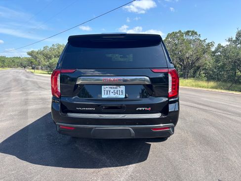 Used 2021 GMC Yukon XL AT4 w/ AT4 Premium Package AWD/4WD image 8