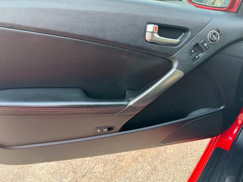 Used 2015 Hyundai Genesis 3.8 RWD image 25