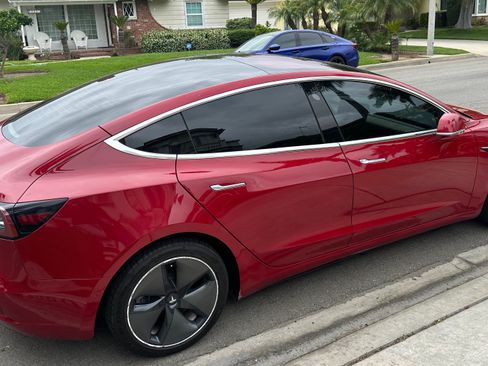 Used 2018 Tesla Model 3 Long Range image 9