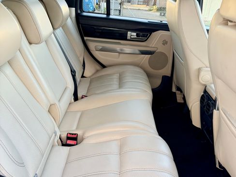 Used 2013 Land Rover Range Rover Sport HSE LUX image 17