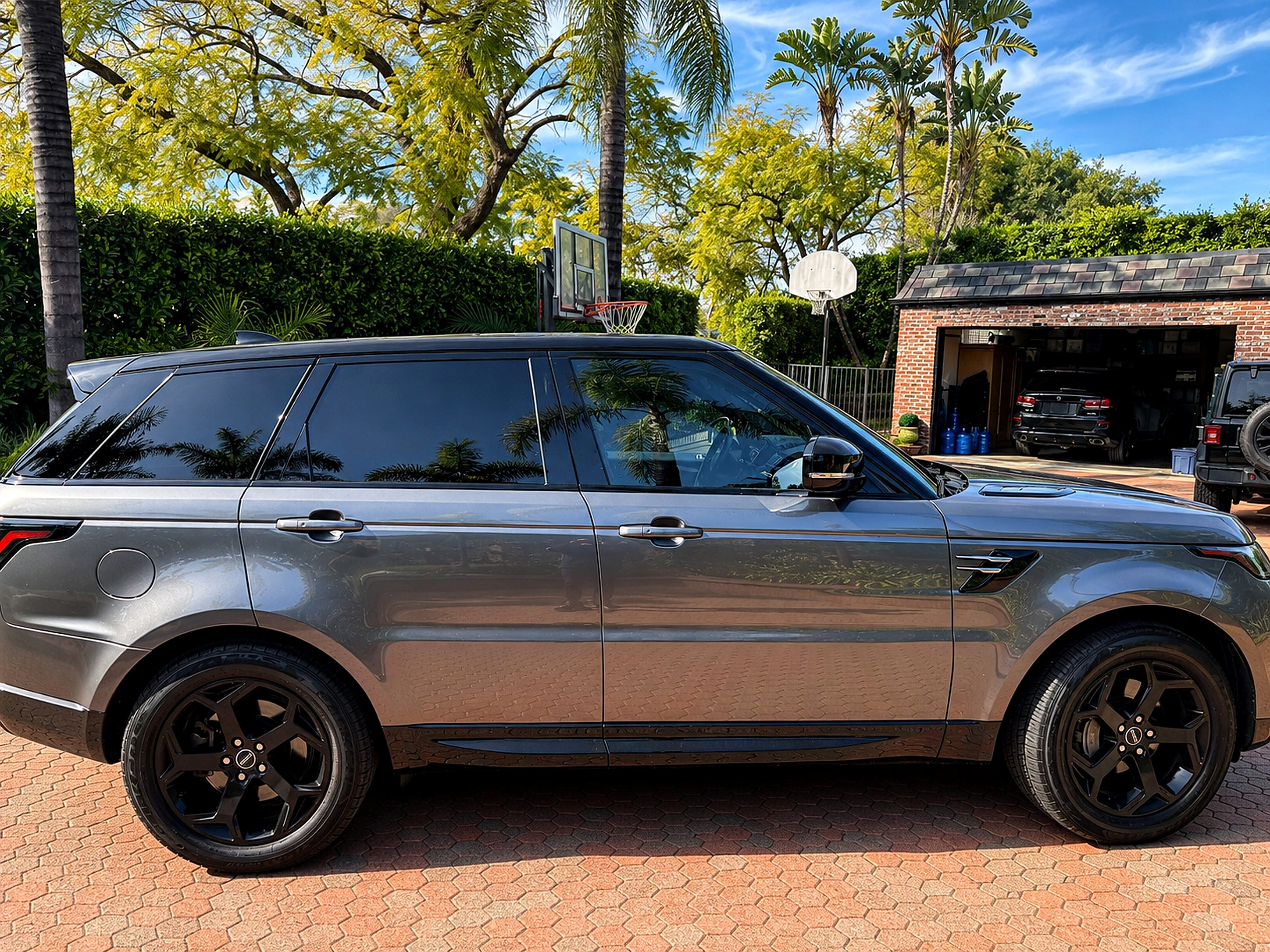 Used 2019 Land Rover Range Rover Sport HSE AWD/4WD image 6