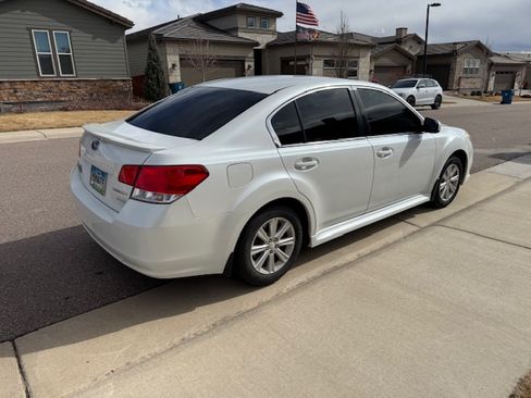 Used 2012 Subaru Legacy 2.5i Premium AWD/4WD image 5