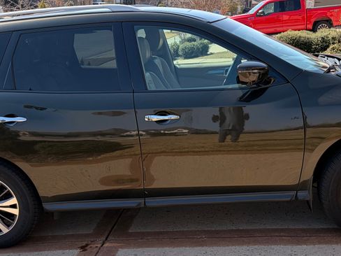 Used 2017 Nissan Pathfinder SL w/ SL Premium Package image 2