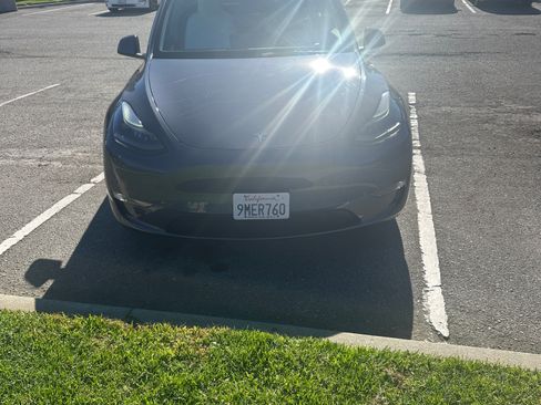 Used 2021 Tesla Model Y Performance image 6