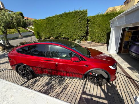 Used 2023 Tesla Model X Plaid image 6