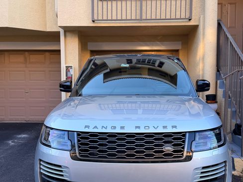 Used 2020 Land Rover Range Rover HSE image 6