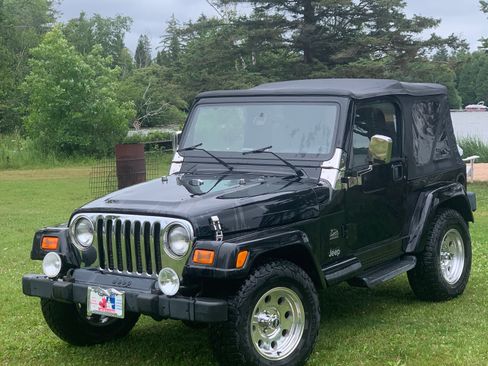 Used 2003 Jeep Wrangler Sahara AWD/4WD image 1