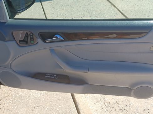 Used 1999 Mercedes-Benz CLK 320 Cabriolet image 11