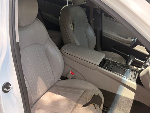 Used 2018 Genesis G80 3.8 w/ Option Group 02 RWD image 11