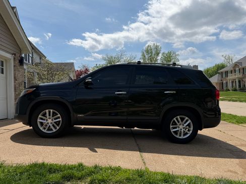 Used 2014 Kia Sorento LX image 5