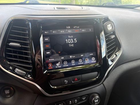 Used 2020 Jeep Cherokee Limited AWD/4WD image 17