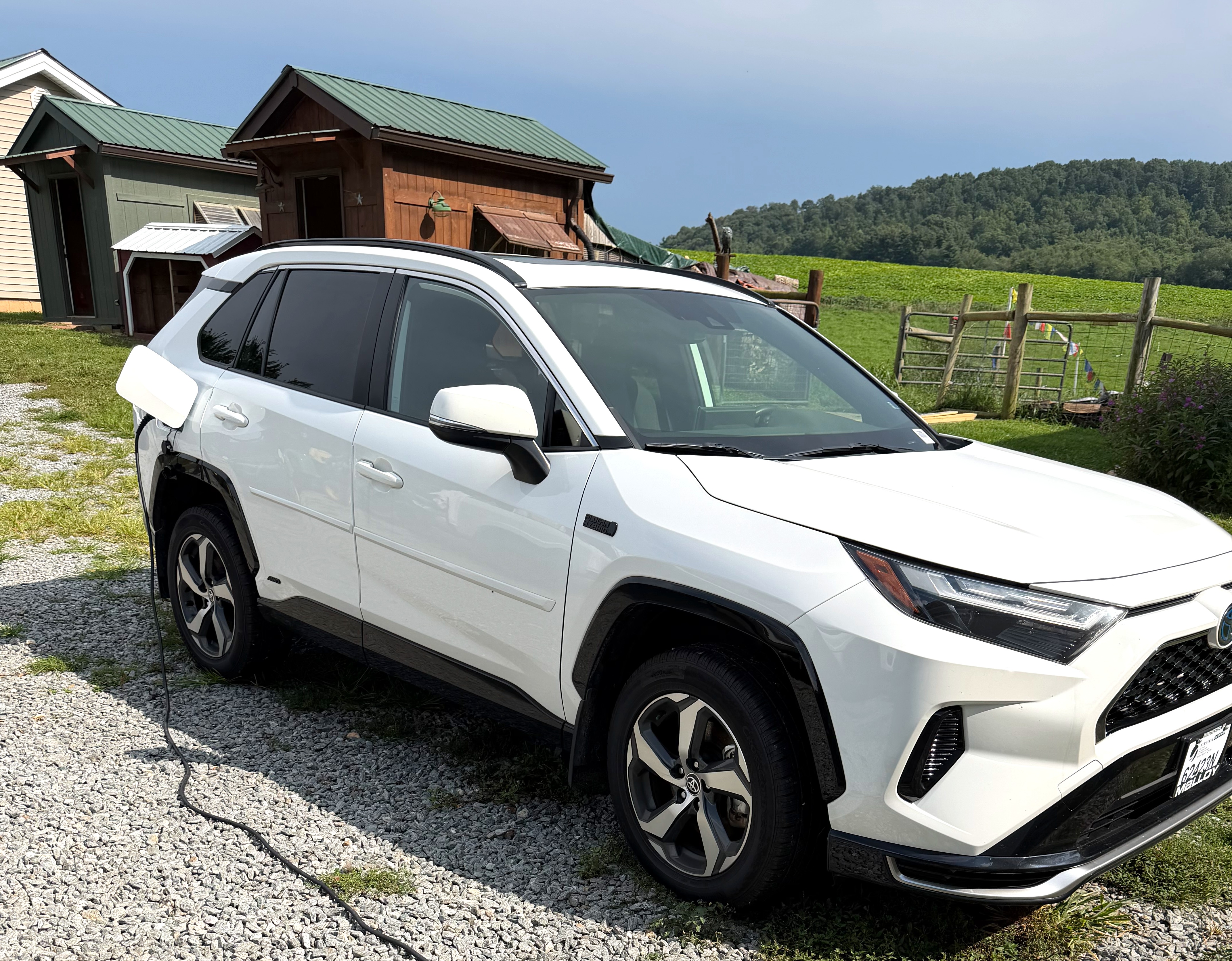 Used 2024 Toyota RAV4 SE w/ Weather & Moonroof Package AWD/4WD image 1
