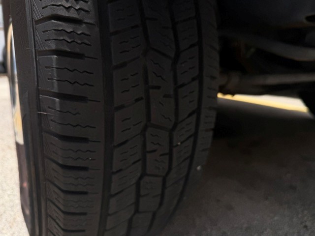 Used 2000 Ford E-250 and Econoline 250 RWD image 9