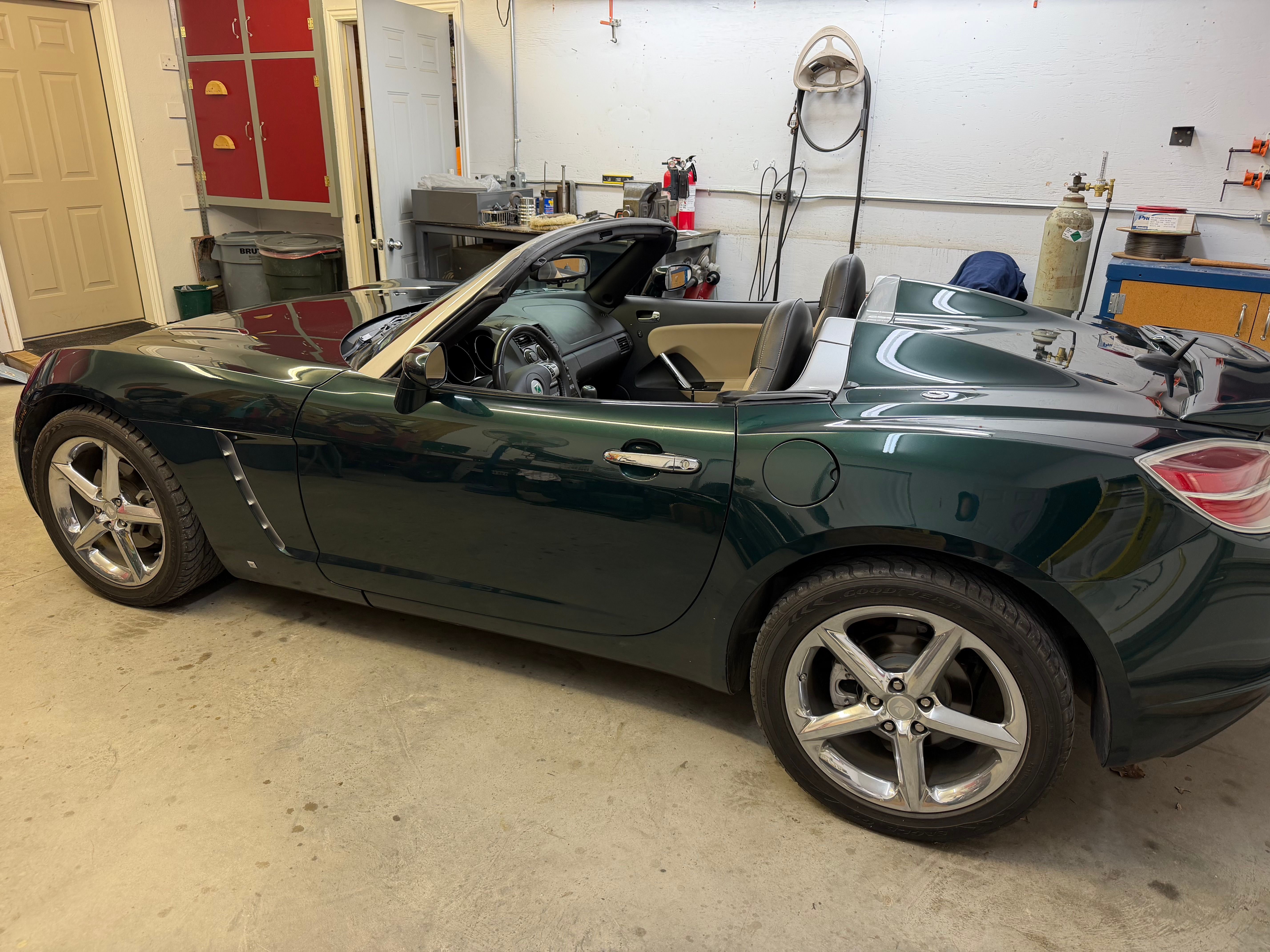 Used 2008 Saturn Sky Red Line RWD image 8