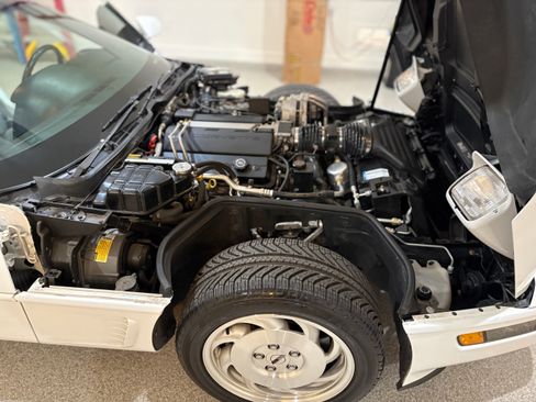 Used 1995 Chevrolet Corvette Coupe RWD image 12