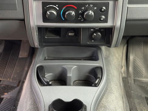 Used 2005 Dodge Dakota Laramie w/ Trailer Tow Group image 18