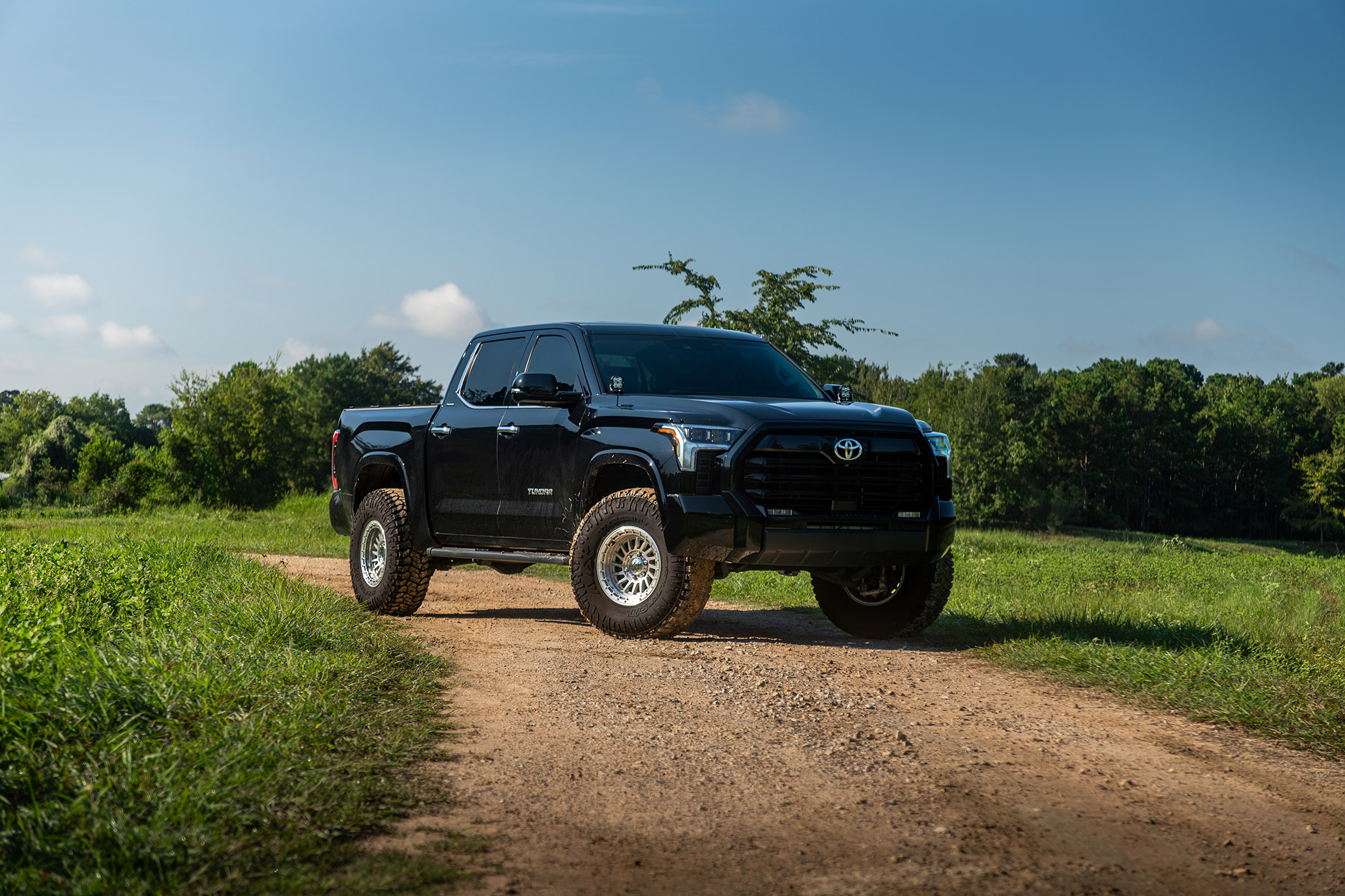 Used 2024 Toyota Tundra Limited AWD/4WD image 24