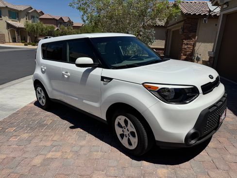Used 2014 Kia Soul FWD image 5