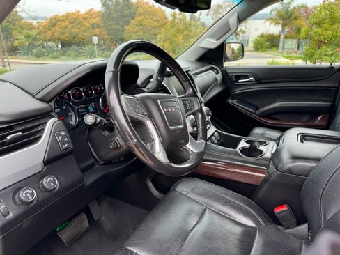 Used 2020 GMC Yukon XL SLT image 6