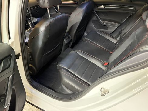 Used 2017 Volkswagen GTI SE FWD image 13