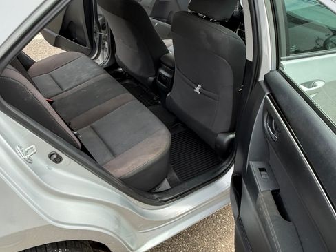 Used 2017 Toyota Corolla LE image 9