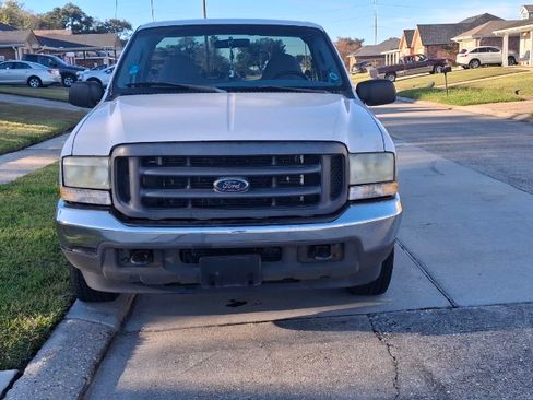 Used 2004 Ford F350 XL image 4