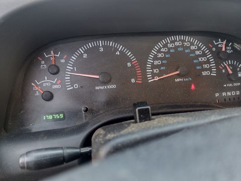 Used 2001 Dodge Ram 2500 Truck 2WD Quad Cab image 11