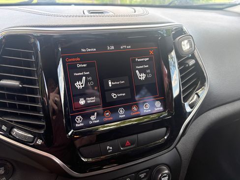 Used 2020 Jeep Cherokee Limited AWD/4WD image 16