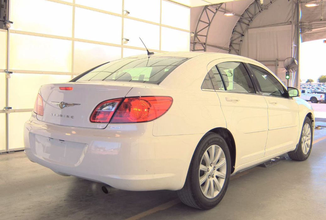 Used 2010 Chrysler Sebring Limited FWD image 4