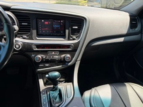 Used 2015 Kia Optima LX FWD image 9