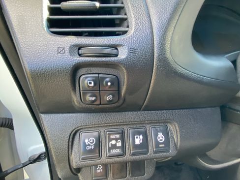 Used 2013 Nissan Leaf S w/ Charger Pkg FWD image 13