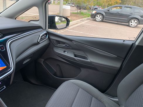 Used 2022 Chevrolet Bolt LT image 26