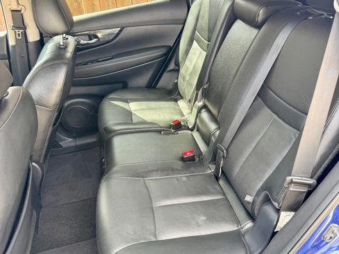 Used 2018 Nissan Rogue SL w/ Premium Package image 5