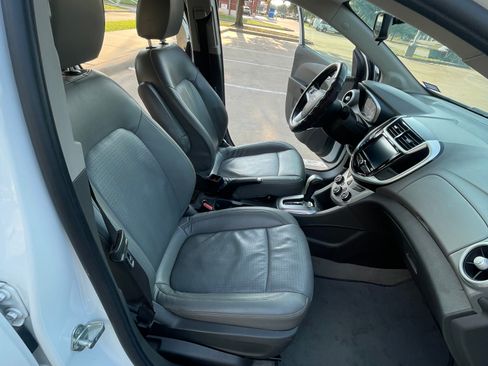 Used 2017 Chevrolet Sonic Premier image 13