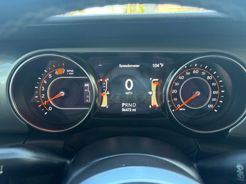 Used 2019 Jeep Wrangler Unlimited Sahara AWD/4WD image 8