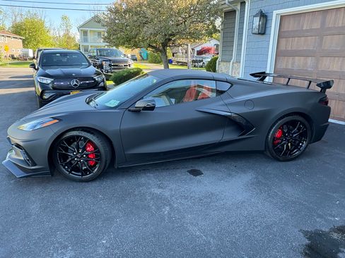 Used 2024 Chevrolet Corvette Stingray Preferred Cpe w/ 2LT RWD image 1