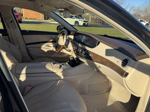 Used 2017 Mercedes-Benz S 550 4MATIC Sedan image 4