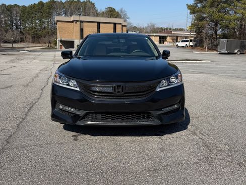 Used 2017 Honda Accord EX-L image 4