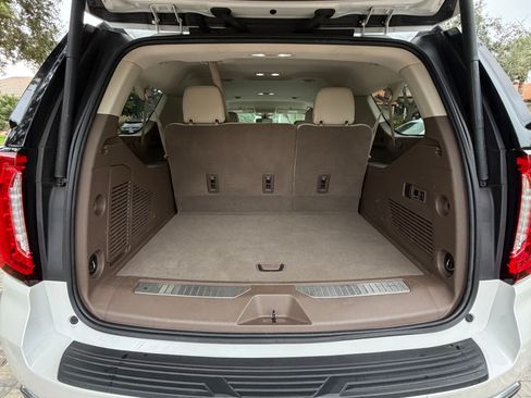 Used 2021 GMC Yukon XL Denali image 14