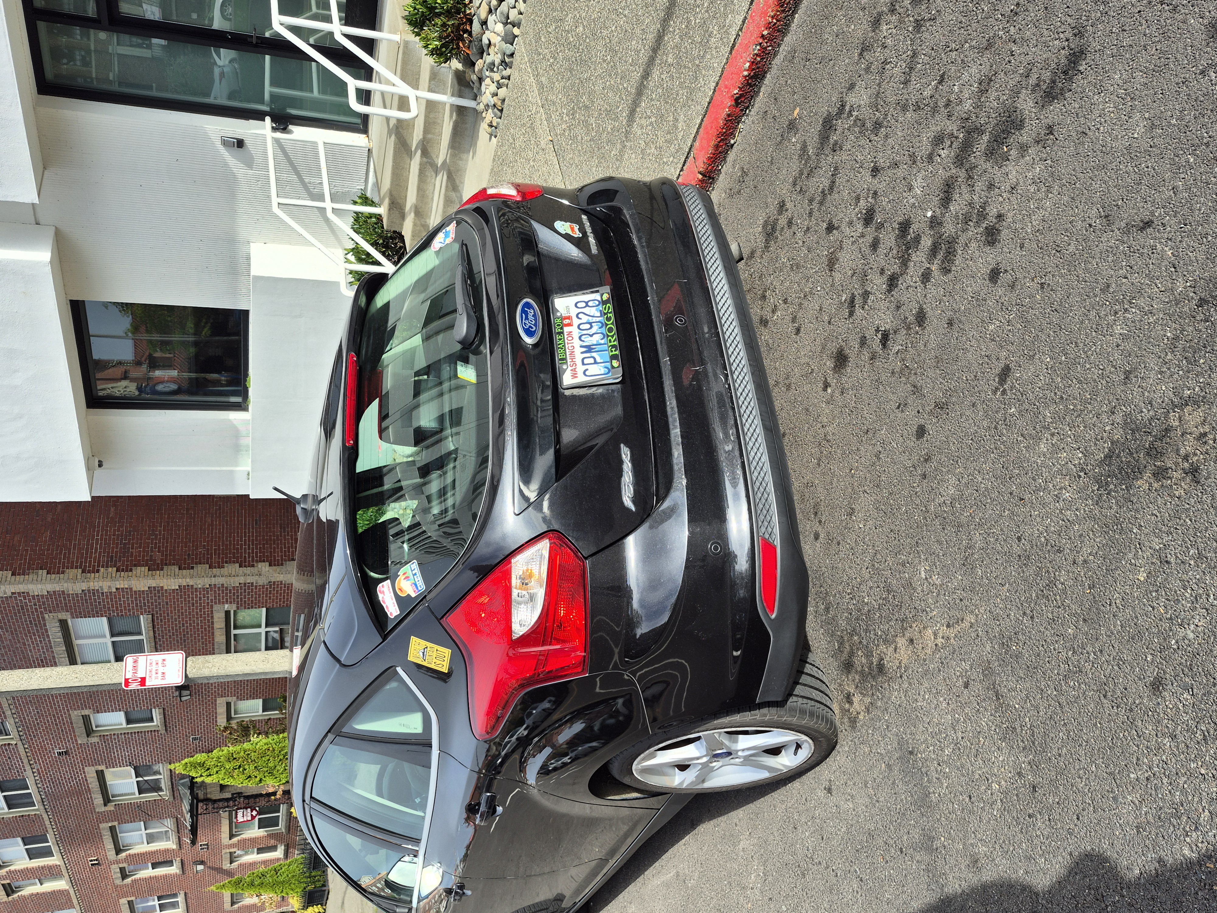 Used 2012 Ford Focus Titanium FWD image 4
