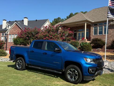Used 2022 Chevrolet Colorado Z71 w/ Safety Package AWD/4WD image 6