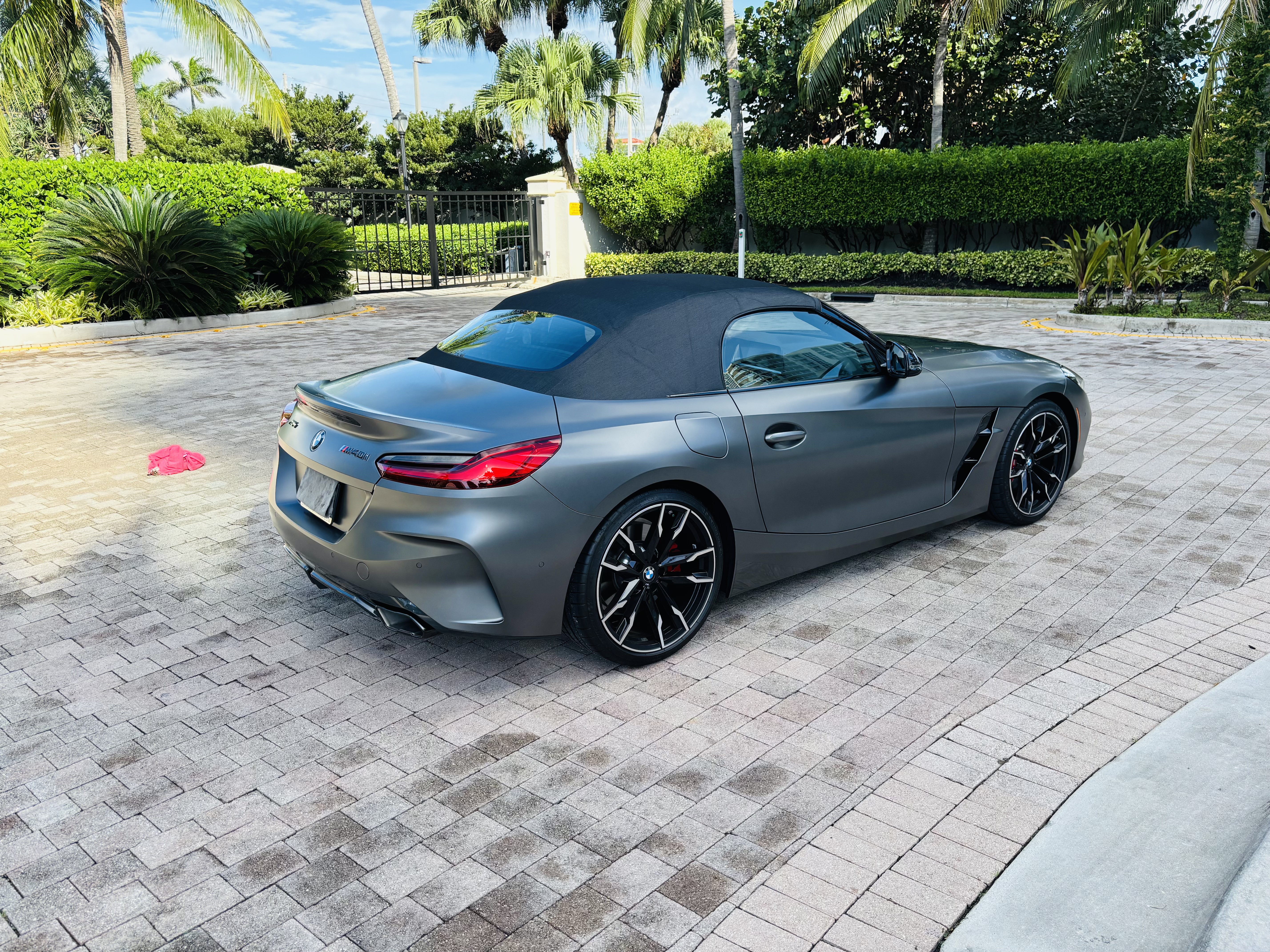 Used 2025 BMW Z4 M40i w/ Edition RWD image 9
