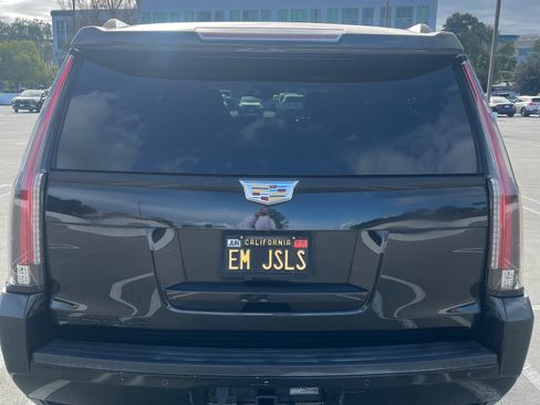 Used 2016 Cadillac Escalade ESV Luxury image 8