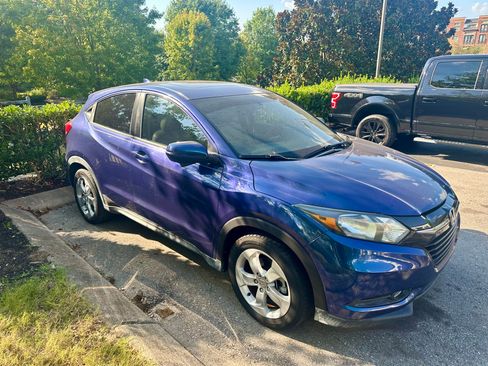 Used 2016 Honda HR-V EX image 4