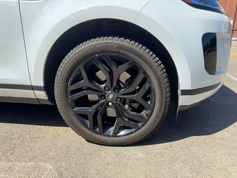 Used 2020 Land Rover Range Rover Evoque S image 11