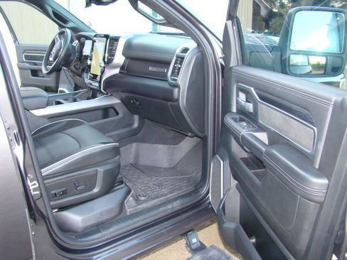 Used 2023 RAM 3500 Laramie AWD/4WD image 19