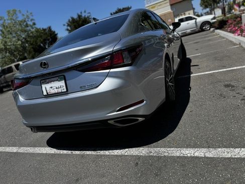 Used 2023 Lexus ES 350 w/ Premium Package FWD image 6
