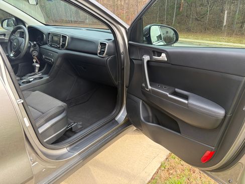 Used 2019 Kia Sportage LX FWD image 14