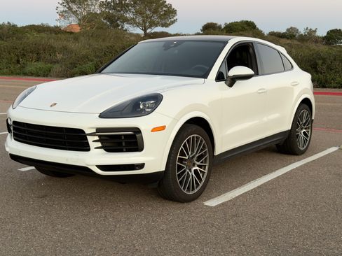 Used 2020 Porsche Cayenne Sport Utility 4D image 14